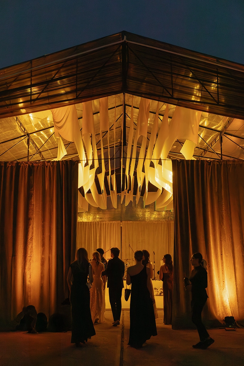 Bridal aisle VVR Pro