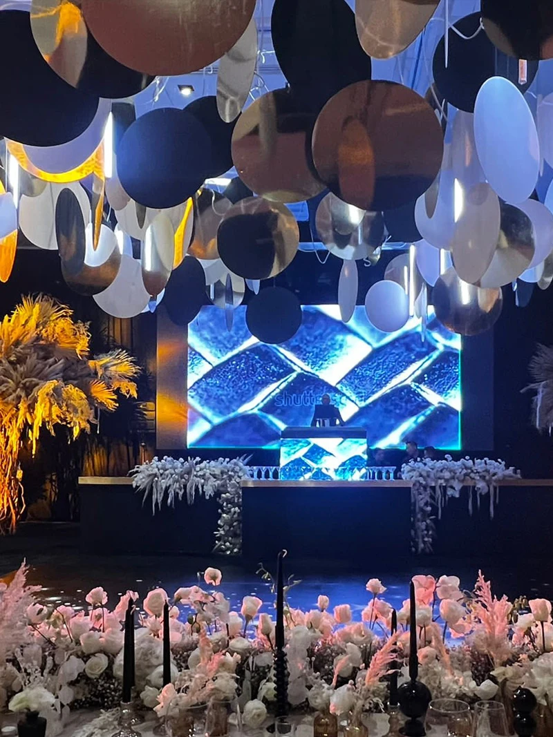 Bespoke stage designs and ground support structural setups